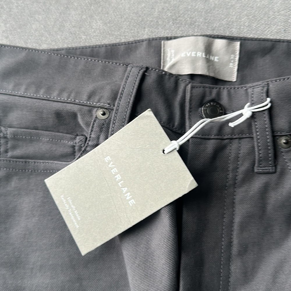 Everlane Performance Chino 28W 30L — Brand New with Tag - Picture 2 of 2